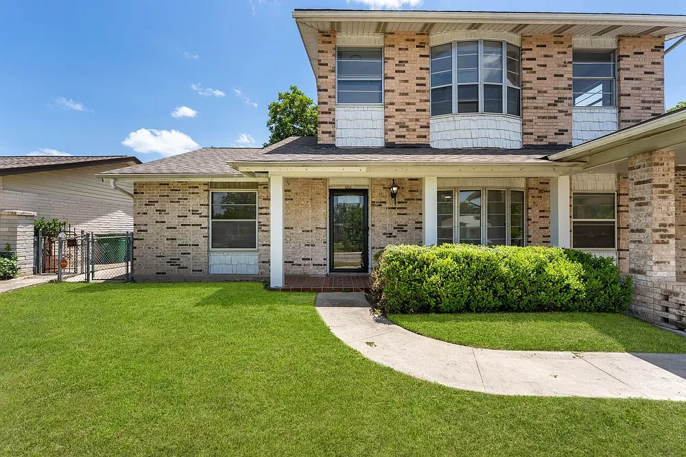 6 bed, 3415 sqft, $2,650 — Photo 3