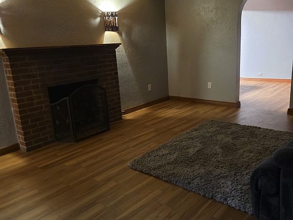 2nd image of 5853 W Orangewood Ave