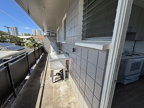 4th image of 1633 Philip St #8