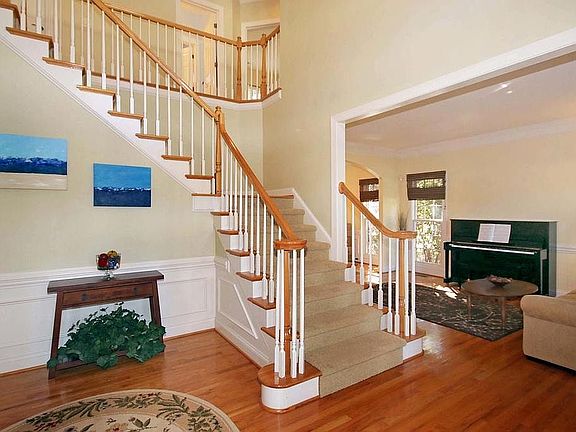 5th image of 401 Stonewater Bay Ln