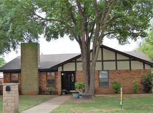 1008 Royal Ln, Graham, TX 76450