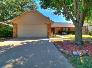 11712 SW 3rd St, Yukon, OK 73099