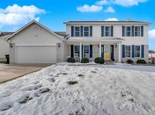711 Autumn Glen Ln, Wentzville, MO 63385