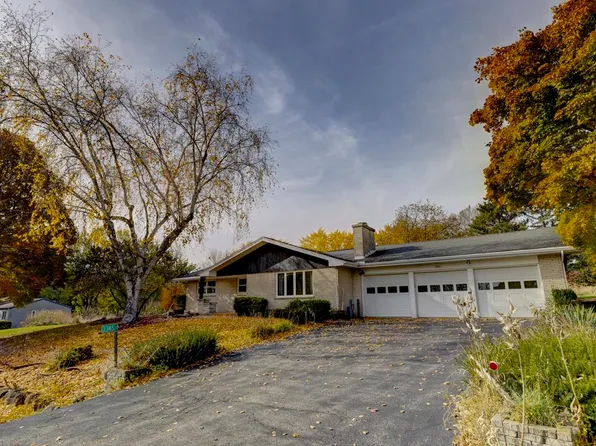 3345 Swinburne Dr, Mc Farland, WI 53558