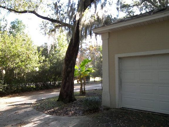 3rd image of 208 Stillwater Dr