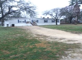 4310 Red Top Hl, Elmendorf, TX 78112