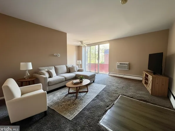 100 E Glenolden Ave, Glenolden, PA