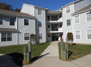 1217 Waters Edge Dr #17D, Toms River, NJ