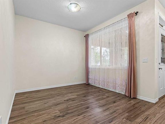 3rd image of 1545 W Legacy Cir SE