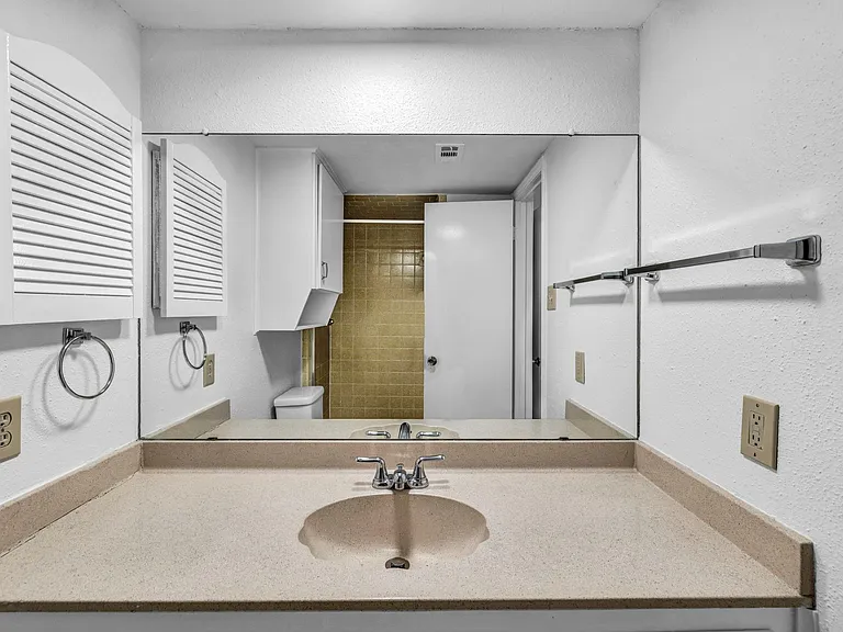 4010 Cima Serena Dr #B — Photo 13