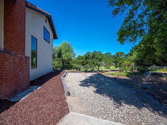 4th image of 348 Oak Hill Dr