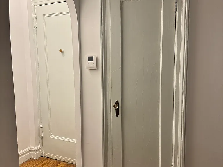 22 Grove St #1F — Photo 4