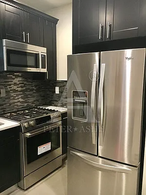 Rented by Peter Ashe | media 23