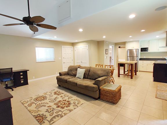 4th image of 958 Holoholo St #C