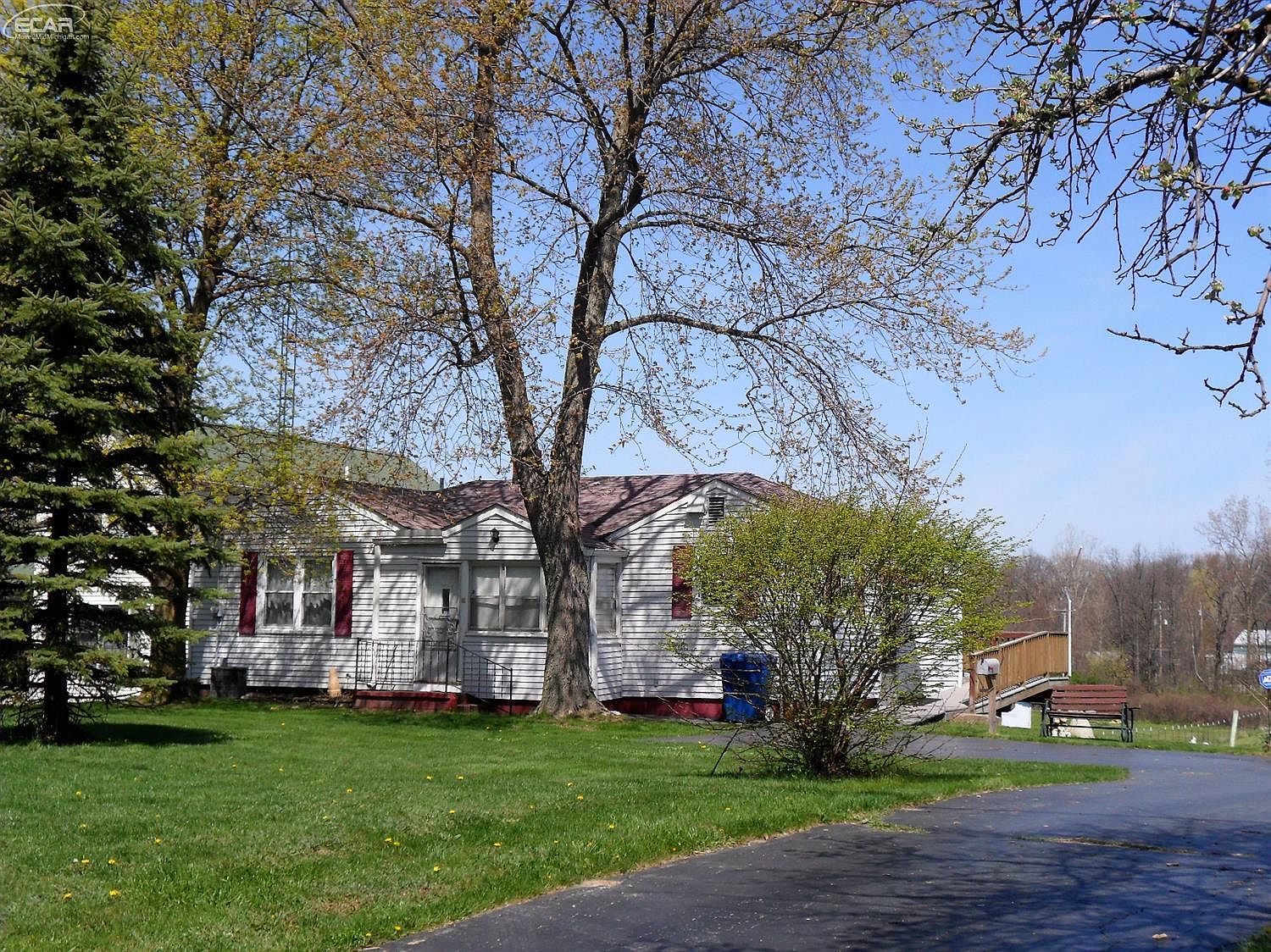 2379 E Reid Rd, Grand Blanc, MI 48439 Zillow