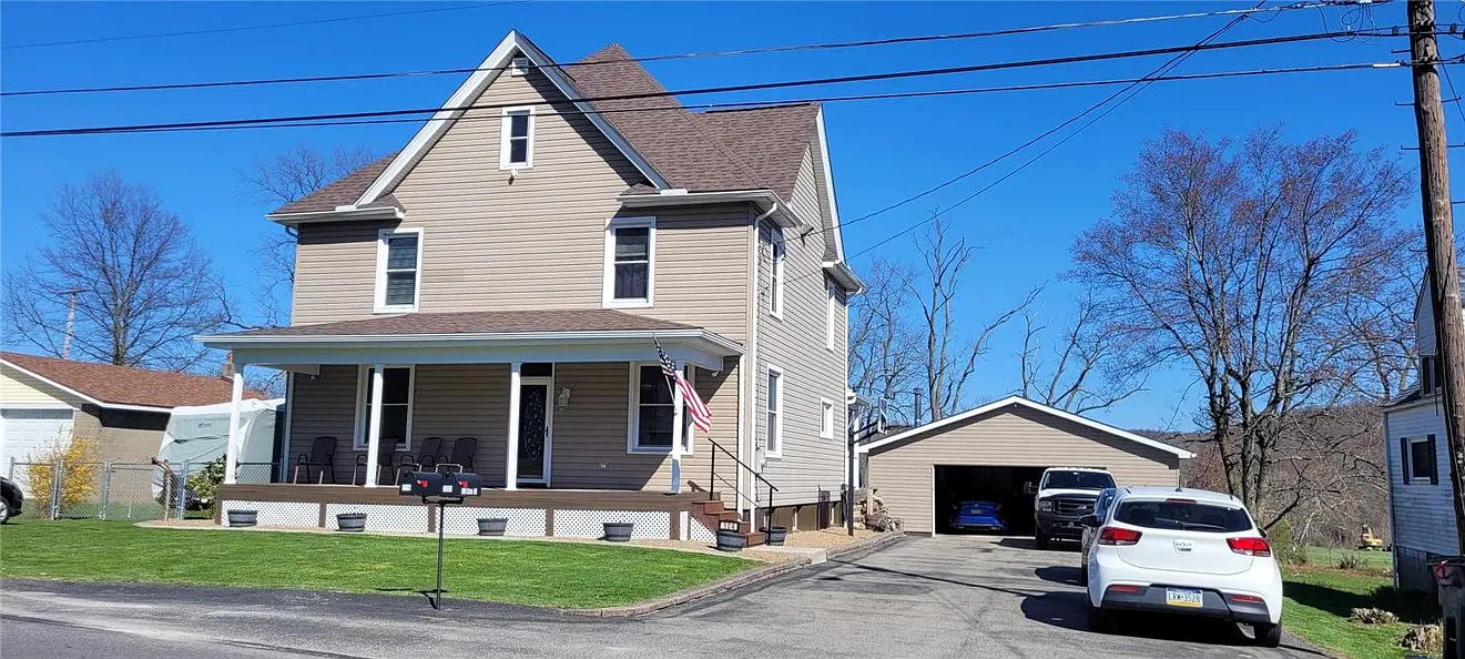 104 Navy St photo 1