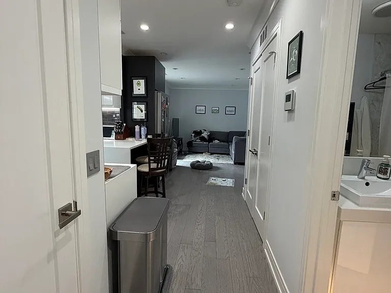 2145 W Fletcher St #3R — Photo 11