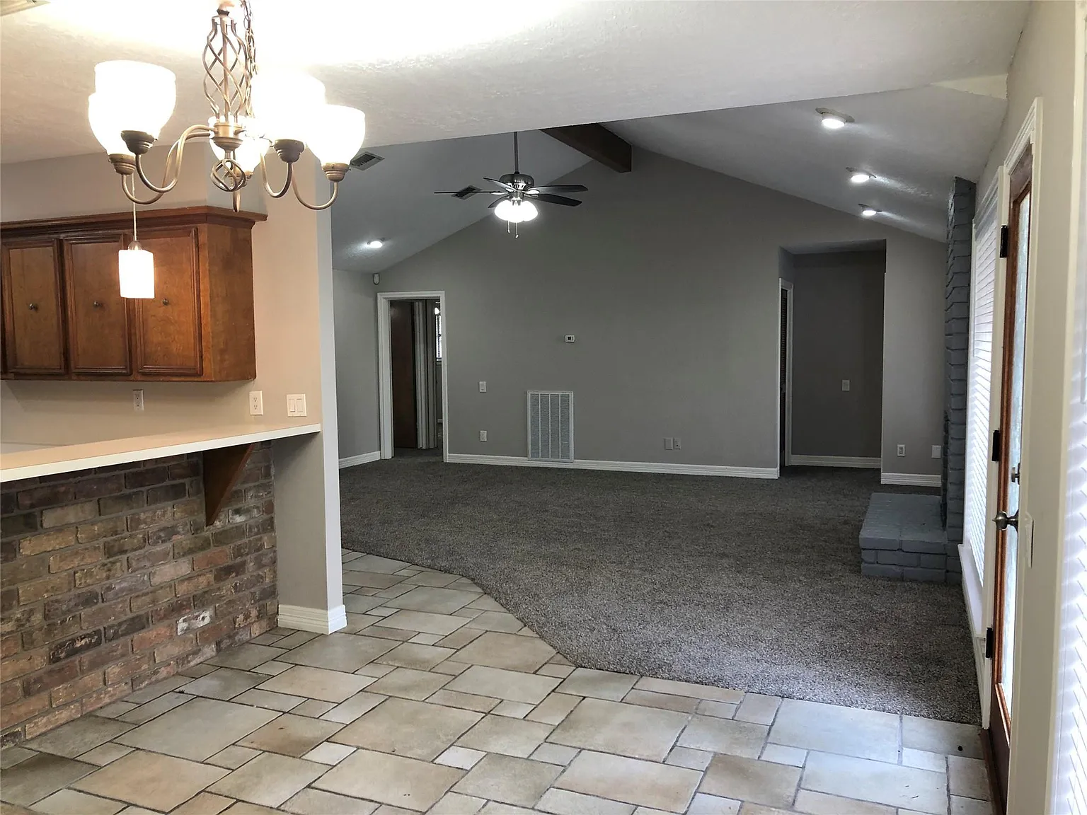 4 bed, 3.0 bath, 2200 sqft, $2,300 — Photo 3