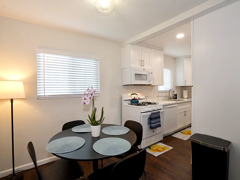 2754 Nye St — Photo 16