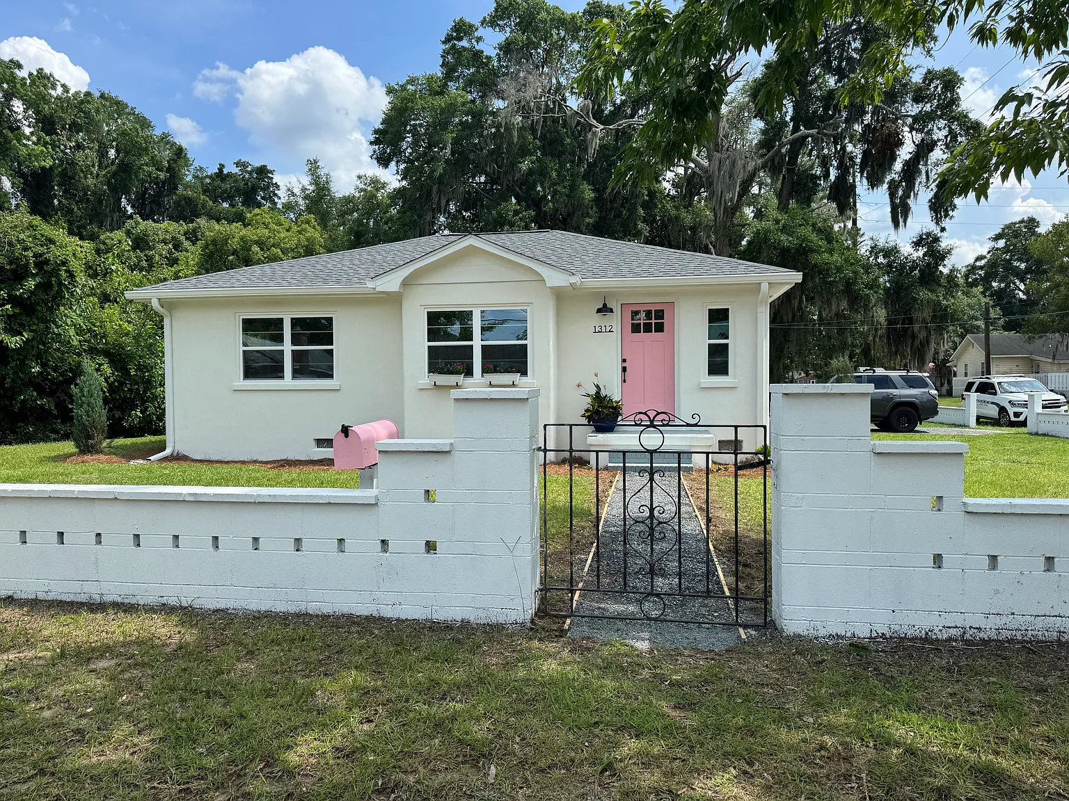 2 bed, 926 sqft, $1,800 — Photo 1