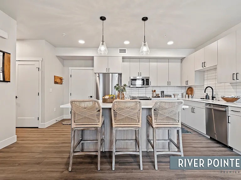 River Pointe Apartments — Photo 9
