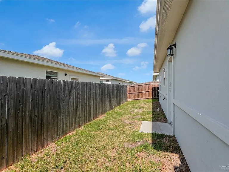5201 N Winona Dr #3 — Photo 13