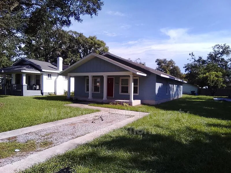 3 bed, 2.5 bath, 1848 sqft, $1,895 — Photo 2
