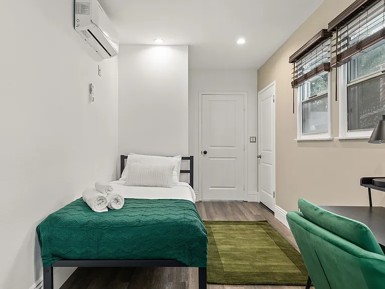 1515 Selby Avenue — Photo 48