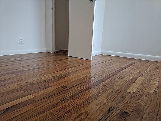 3rd image of 533 E 139th St #4B