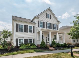 5056 Hearthstone Park Dr, New Albany, OH 43054