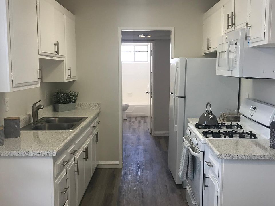 2nd image of 545 Greenbrier Dr #2