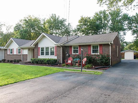 2nd image of 205 Carriage Dr