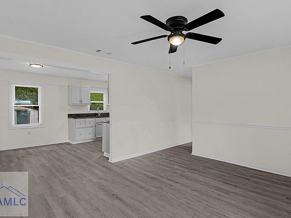 3rd image of 616 Franklin St