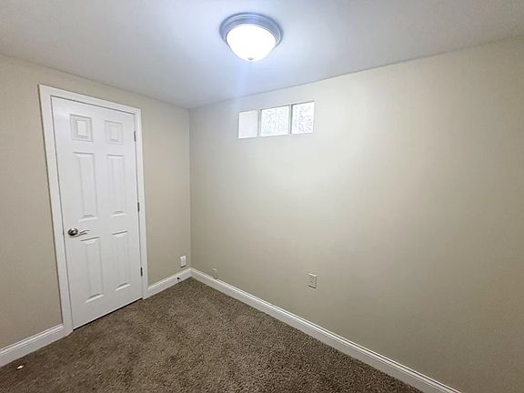 5th image of 918 25th Ave SE