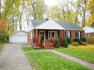 218 E Sugnet Rd, Midland, MI 48642