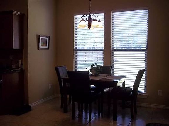3rd image of 6495 Woodridge Dr