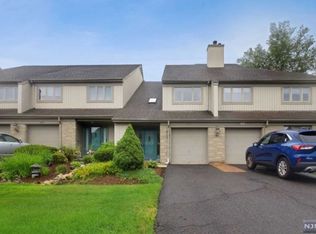 616 Blue Ridge Ln, Mahwah, NJ 07430