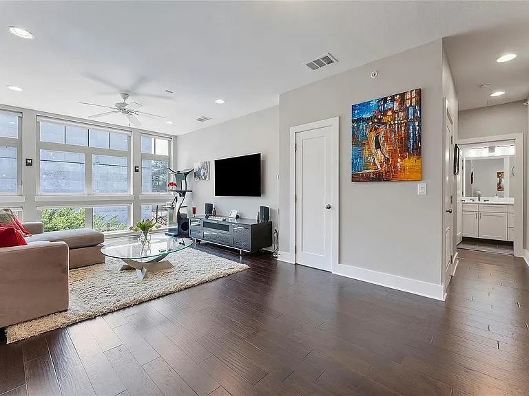 908 Nueces St #31 — Photo 8