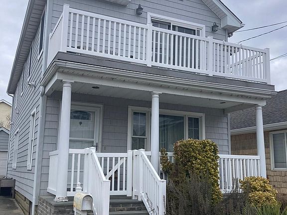 4th image of 81 Coronado St