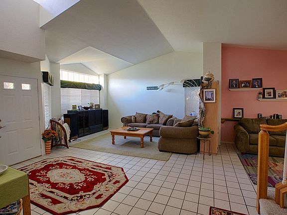 5th image of 827 Red Hollow Dr