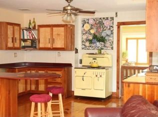 5764 N Santa Monica Blvd, Whitefish Bay, WI 53217
