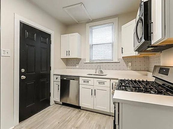 5th image of 432 Groveland St