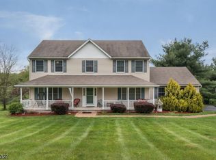 12 Thomas Rd, Lafayette, NJ 07848