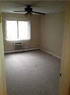 5th image of 750 Quaker Ln #C101