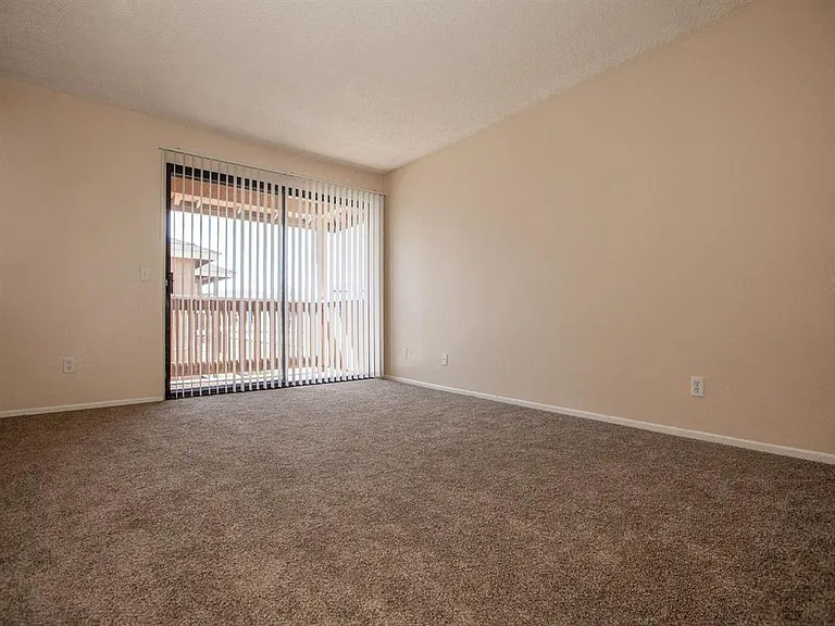Carmel Apartments — Photo 15
