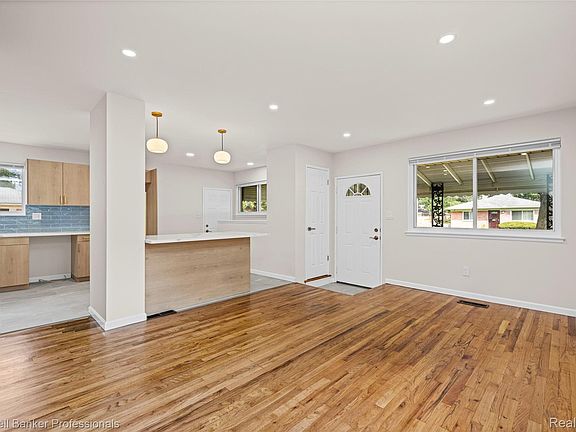 3rd image of 20055 Birwood St