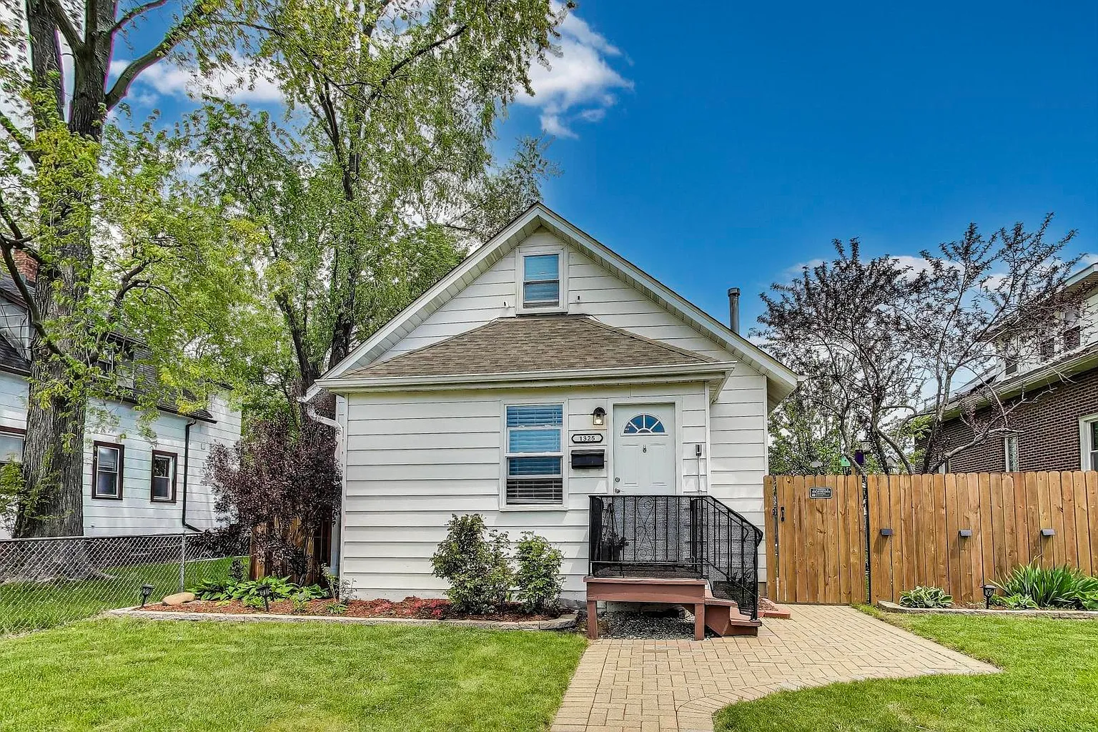 1325 Lincoln St photo 1