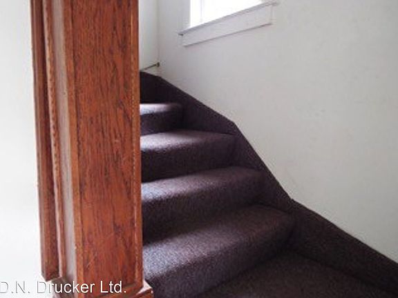 3rd image of 140-42 42 Redfield Pl