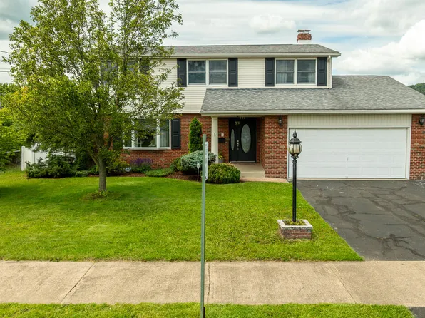 937 E 10th St, Berwick, PA 18603