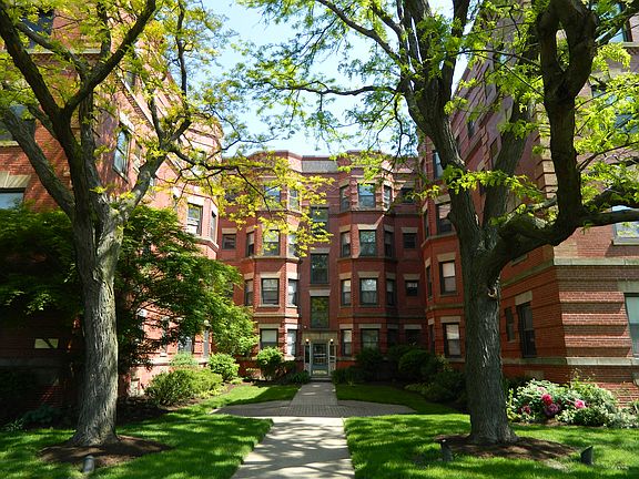 3rd image of 11014 Detroit Ave APT 7